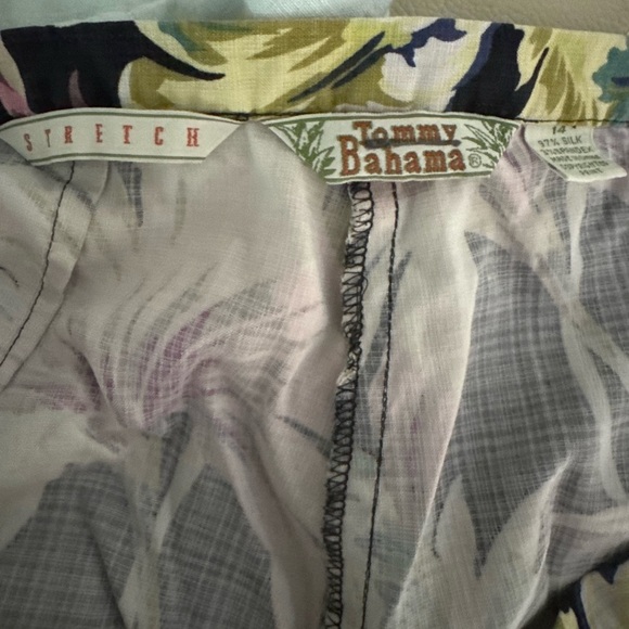 Tommy Bahama Hawaiian Coastal Gardens Beach, Stretch Silk Blend Crop Pants 14 - Picture 6 of 6